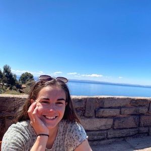 Meet your Posher, Julia